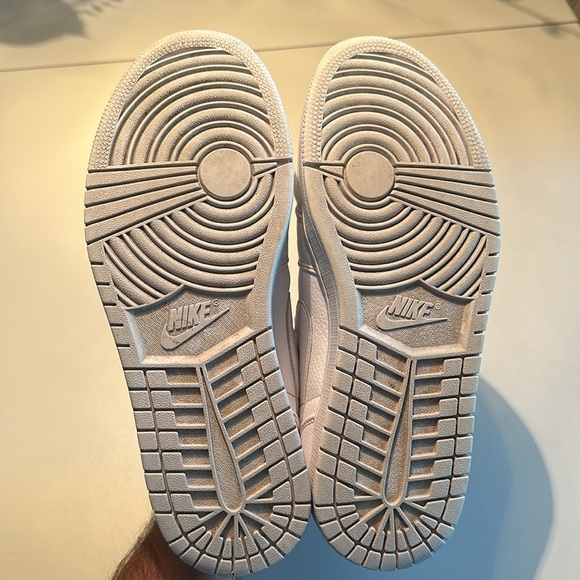 Air Jordan 1 Low Triple White 10 - Picture 3 of 7